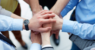 FreeGreatPicture.com-50265-people-gesture-of-unity-and-cooperation