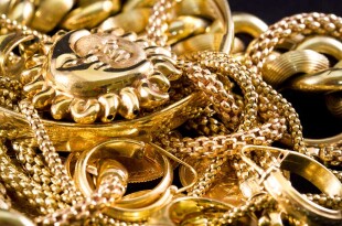 pile-of-gold-chains-jewelry